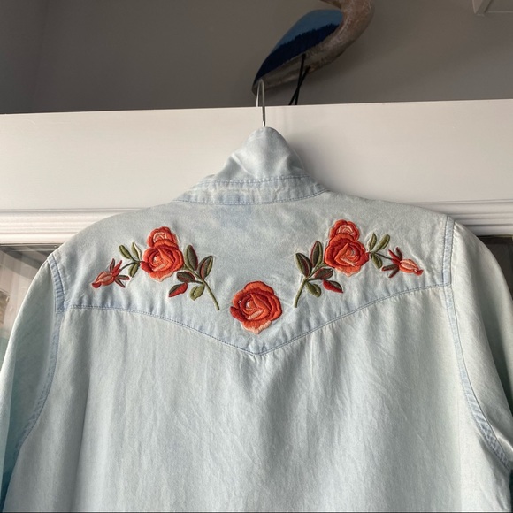 Embroidered Denim Shirt Size L Forever 21 - Picture 3 of 10